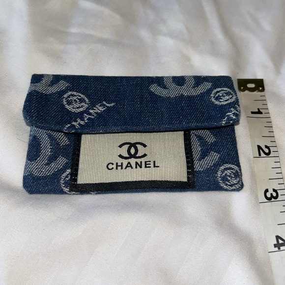 CHANEL Blue Travel Comb And Button Close Denium Pouch Set - Picture 14 of 15